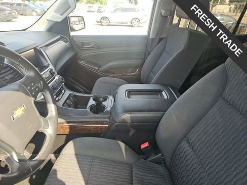 Used 2016 Chevrolet Suburban LS RWD image 6