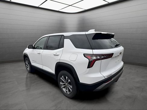 New 2025 Chevrolet Equinox LT w/ Safety and Technology Package image 3