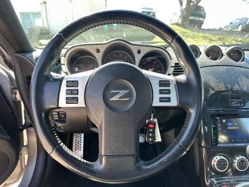 Used 2008 Nissan 350Z Touring image 41