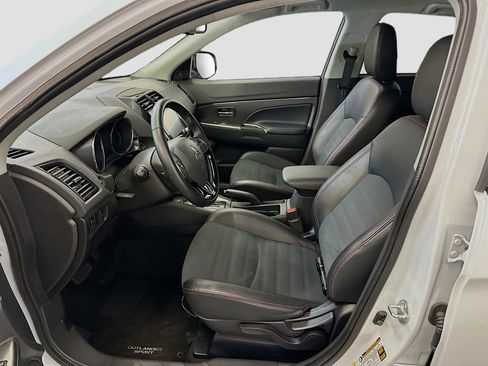 Used 2025 Mitsubishi Outlander Sport SE image 13