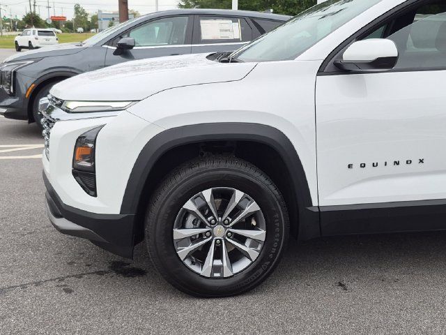 Used 2026 Chevrolet Equinox LT w/ Convenience Package II FWD image 9