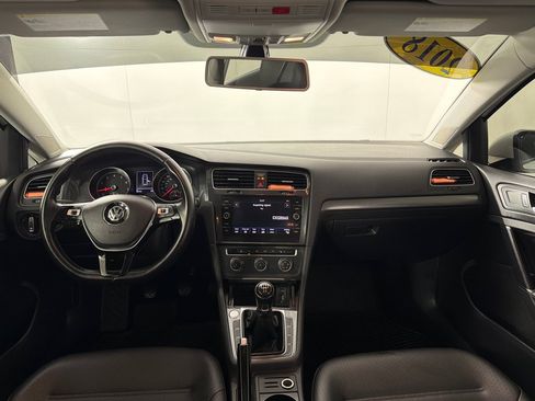 Used 2018 Volkswagen Golf SE FWD image 25