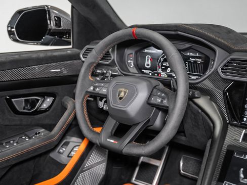 Used 2024 Lamborghini Urus Performante image 33