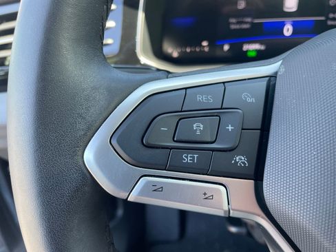 Used 2025 Volkswagen Jetta SE FWD image 35