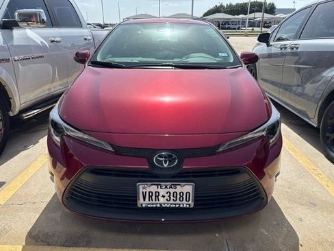 Used 2025 Toyota Corolla LE FWD image 3