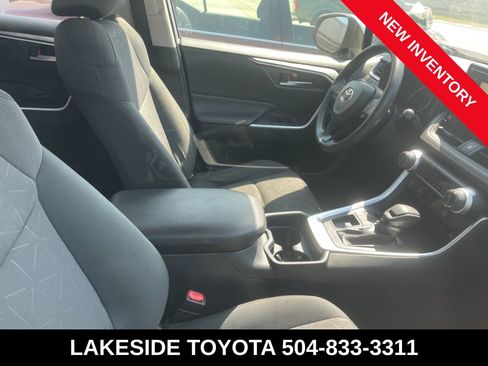 Used 2019 Toyota RAV4 XLE w/ Convenience Package image 10