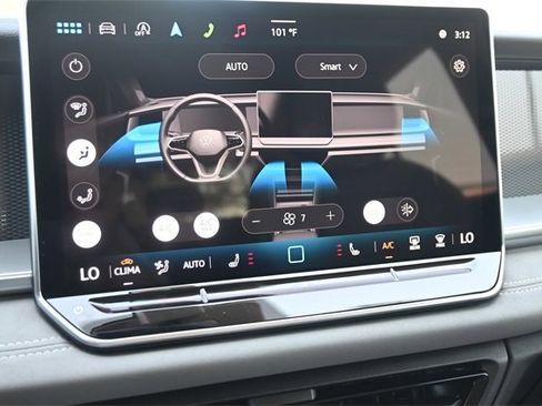 New 2025 Volkswagen Tiguan SE image 13