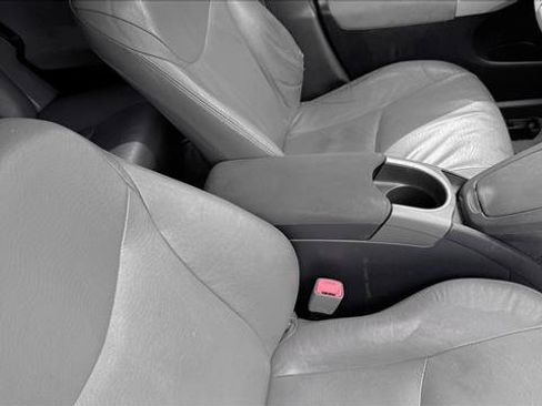Used 2012 Toyota Prius Three w/ Solar Roof Pkg FWD image 21