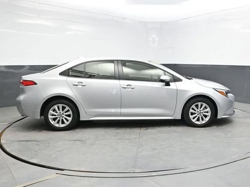 Used 2024 Toyota Corolla LE w/ LE Convenience Package FWD image 8