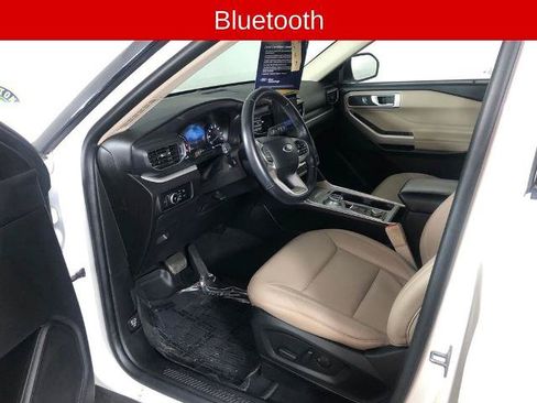 Certified 2023 Ford Explorer XLT w/ Equipment Group 202A AWD/4WD image 8