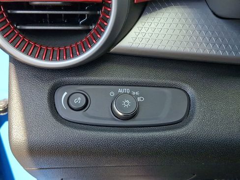 Used 2024 Chevrolet Trax RS w/ Driver Confidence Package FWD image 28