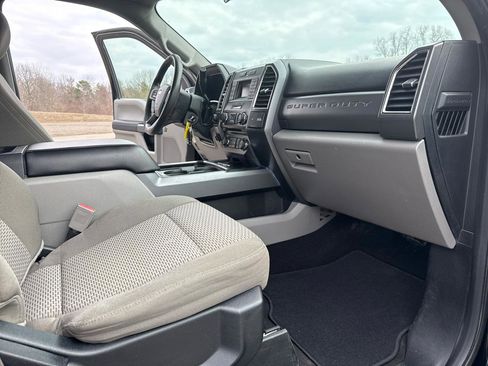 Used 2018 Ford F250 XLT w/ XLT Value Package image 26