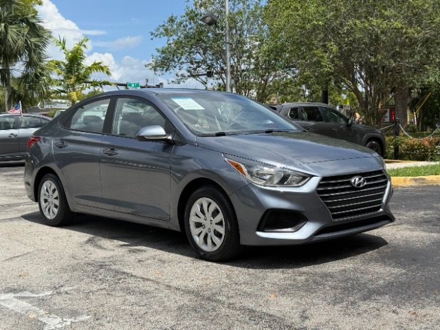 Used 2020 Hyundai Accent SE FWD image 3
