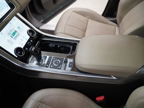 Used 2019 Land Rover Range Rover Sport HSE AWD/4WD image 18