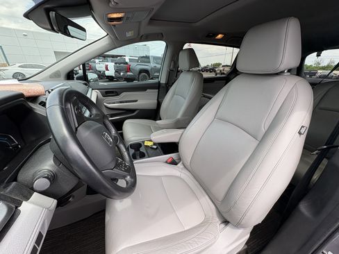 Used 2024 Honda Odyssey EX-L image 5