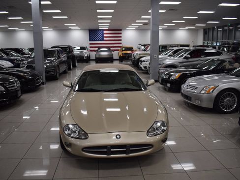 Used 1998 Jaguar XK8 Convertible image 32