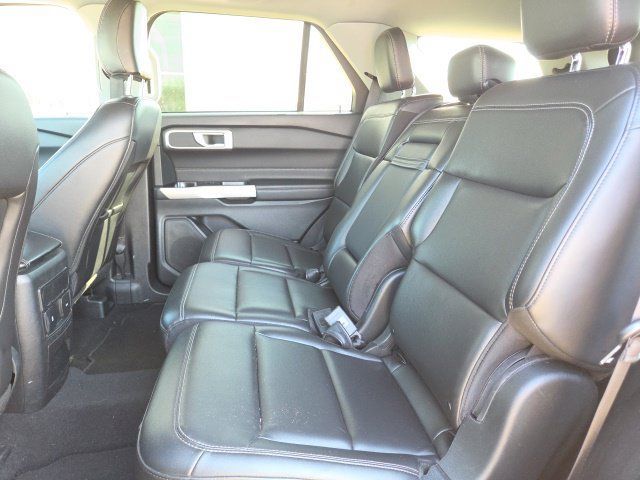 Used 2024 Ford Explorer XLT w/ Equipment Group 202A RWD image 26