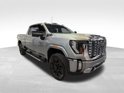 Used 2026 GMC Sierra 2500 Denali w/ Denali Reserve Package AWD/4WD image 3