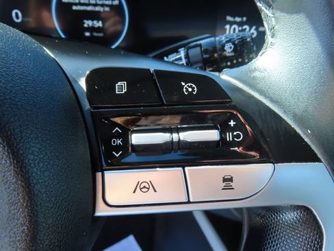 Used 2022 Hyundai Elantra Limited image 20