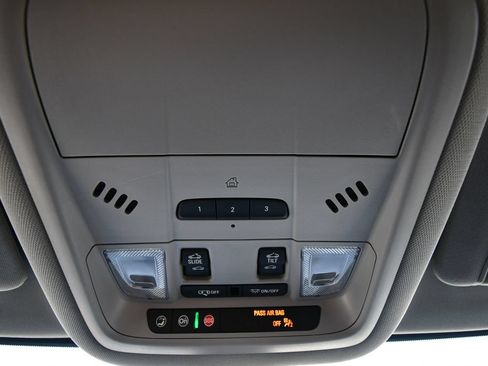 Used 2023 GMC Acadia SLT AWD/4WD image 34