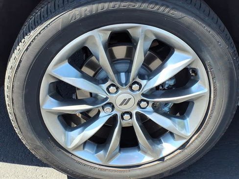 Used 2022 Dodge Durango SXT w/ Anodized Platinum Package image 11