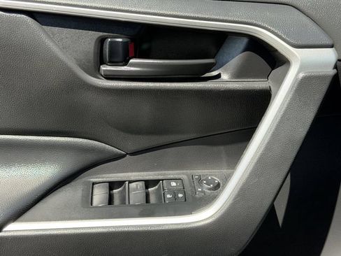 Used 2023 Toyota RAV4 LE FWD image 22