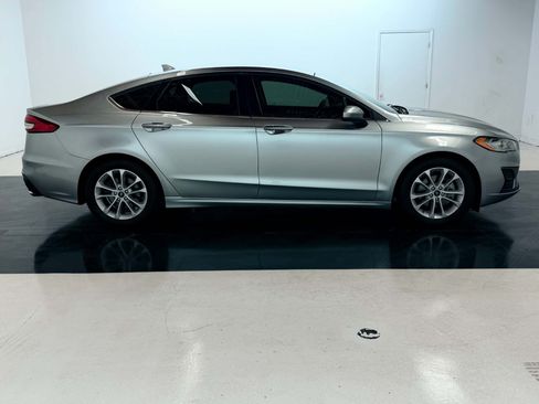 Used 2020 Ford Fusion SE FWD image 5