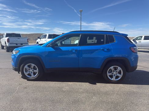 Used 2024 Jeep Compass Latitude image 8