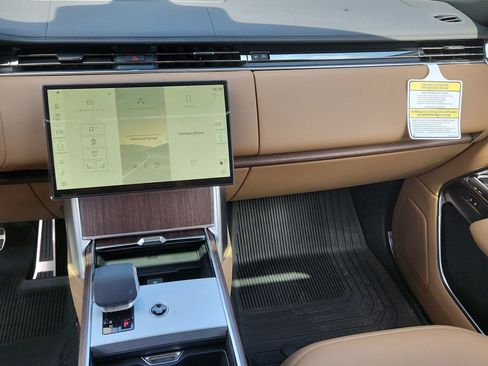 New 2026 Land Rover Range Rover Long Wheelbase SE AWD/4WD image 21