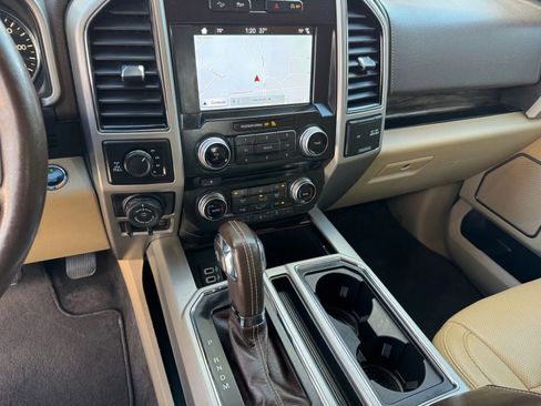 Used 2018 Ford F150 Lariat w/ Equipment Group 502A Luxury image 6