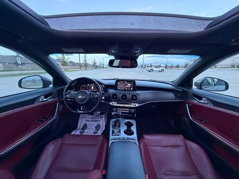 Used 2020 Kia Stinger GT1 RWD image 13