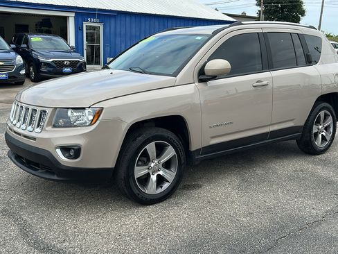 Used 2017 Jeep Compass High Altitude image 2