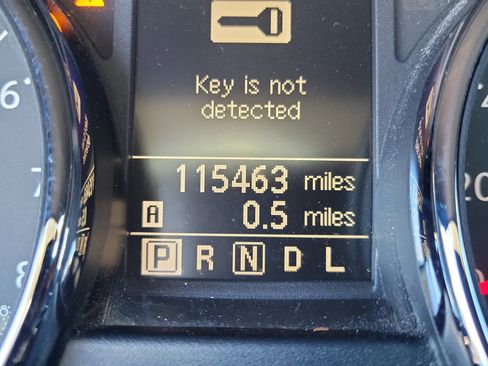 Used 2011 Nissan Rogue SV image 25