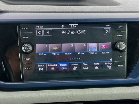 Used 2022 Volkswagen Taos SE image 14