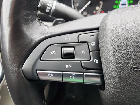 Certified 2023 Cadillac XT4 Premium Luxury w/ Cold Weather Package image 23