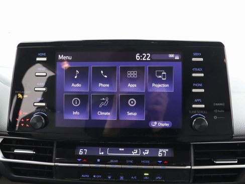 Used 2024 Toyota Sienna LE image 25