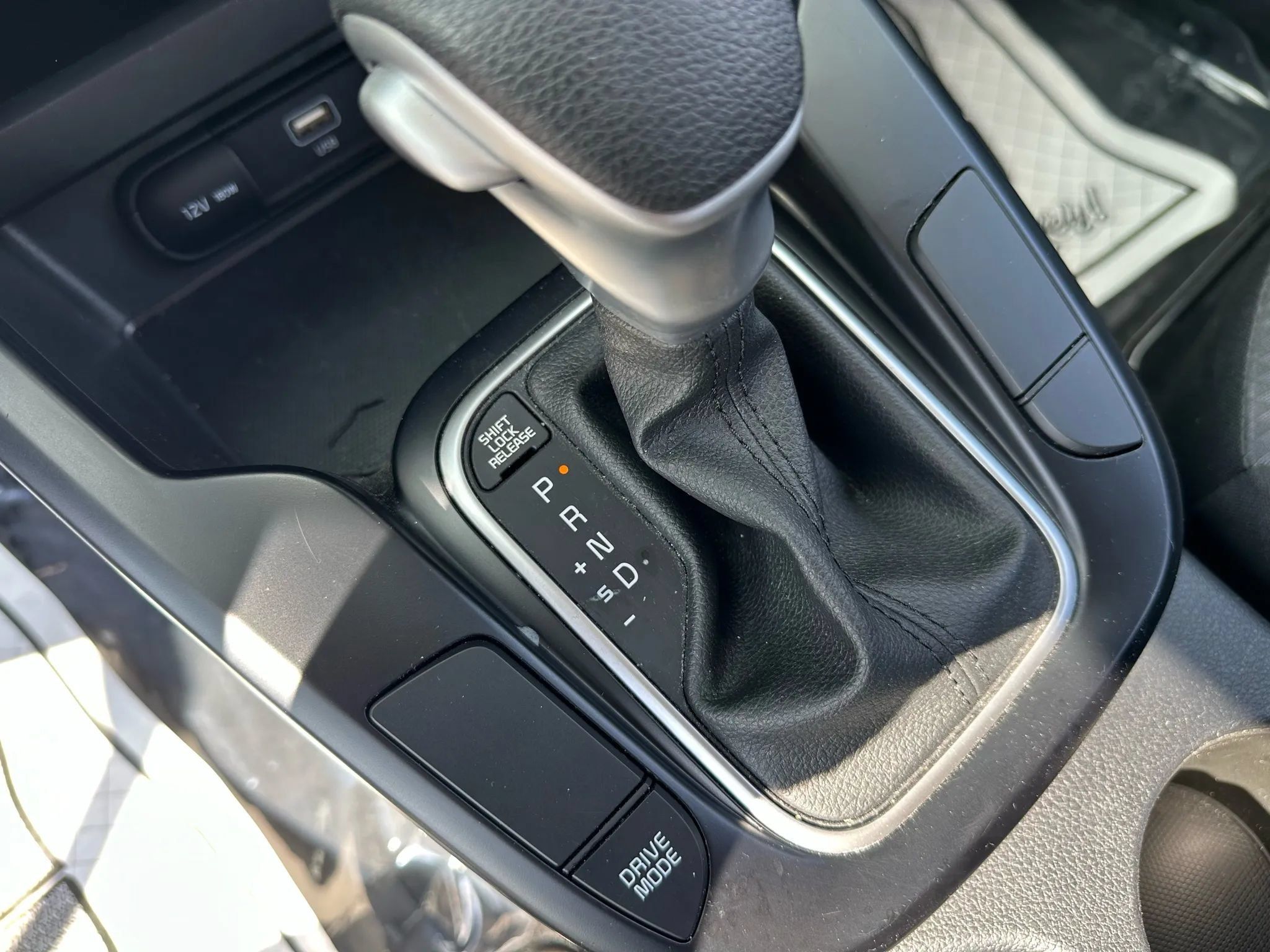 Used 2025 Kia Soul LX w/ LX Technology Package FWD image 24