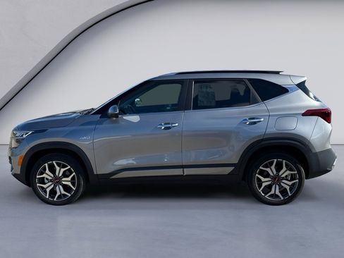 Used 2023 Kia Seltos SX w/ SX Sunroof Package image 2