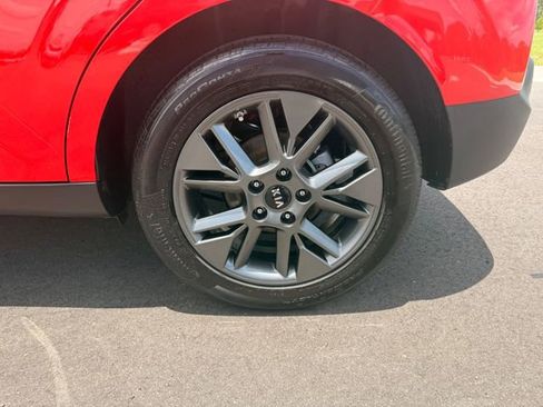Used 2020 Kia Soul EX FWD image 10