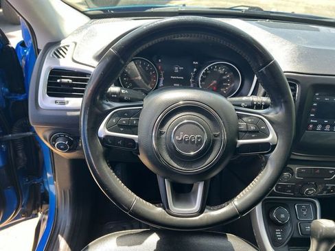 Used 2018 Jeep Compass Latitude w/ Popular Equipment Group AWD/4WD image 28