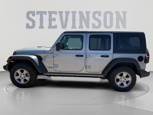 Used 2021 Jeep Wrangler Unlimited Sport AWD/4WD image 2
