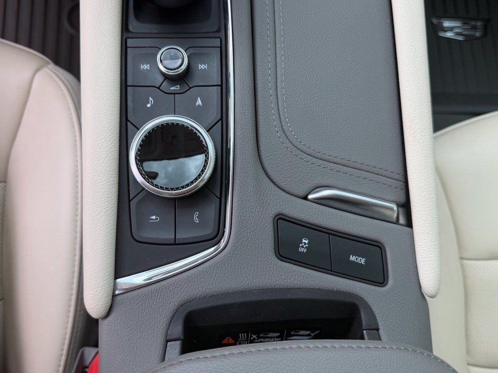 Used 2024 Cadillac XT6 Premium Luxury w/ Technology Package FWD image 29