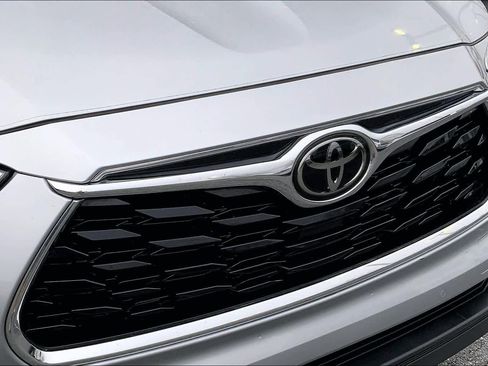 Used 2022 Toyota Highlander Limited image 29
