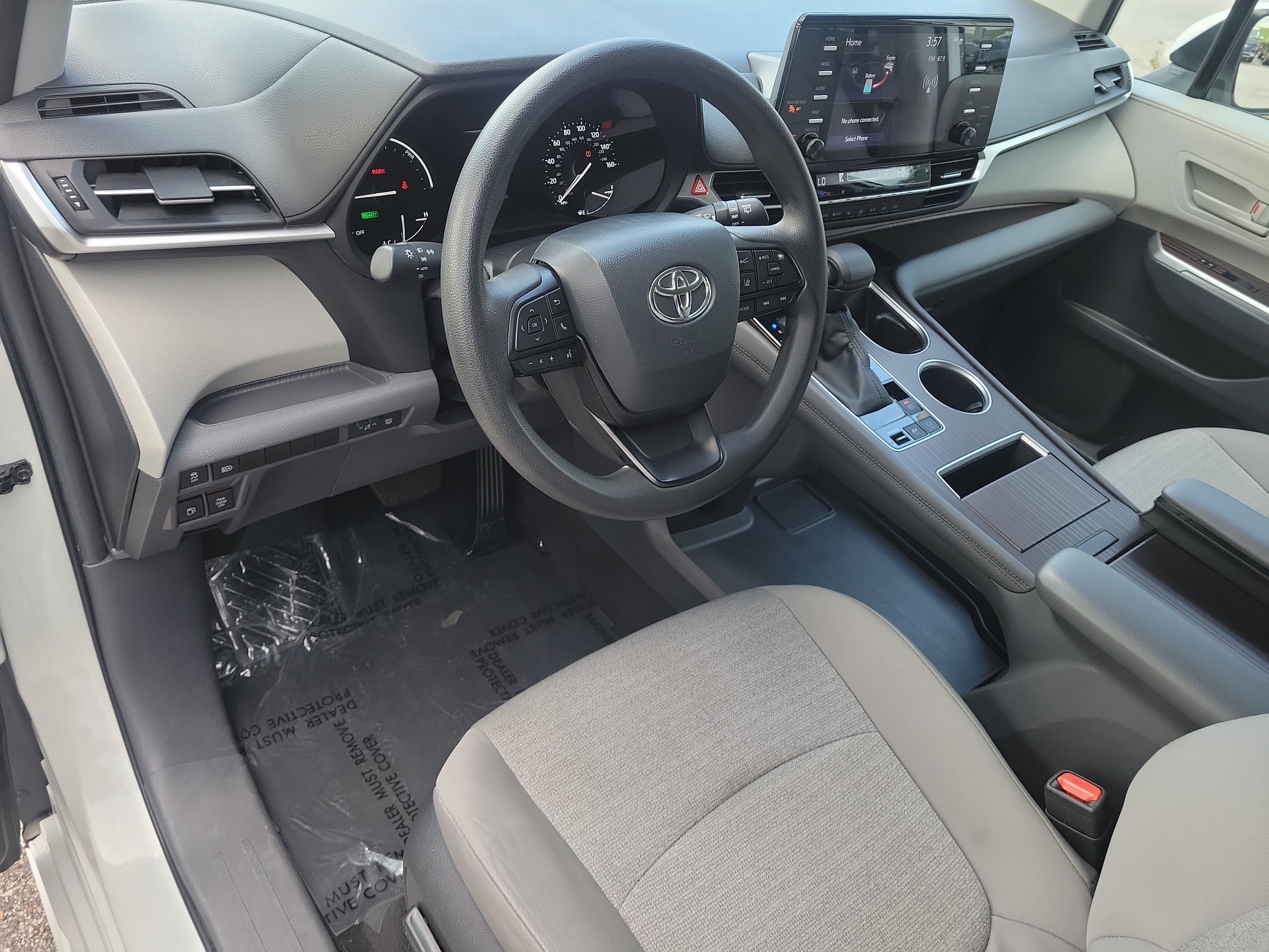Used 2024 Toyota Sienna LE FWD image 13
