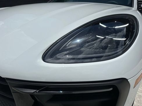 Used 2026 Porsche Macan AWD/4WD image 12