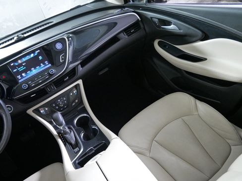 Used 2018 Buick Envision Essence image 12