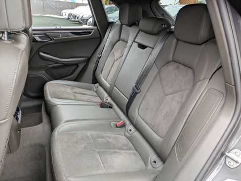 Used 2015 Porsche Macan S AWD/4WD image 30