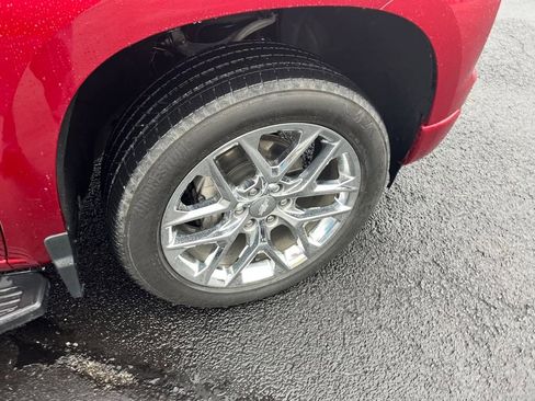 Used 2023 Chevrolet Silverado 1500 High Country w/ Technology Package image 32