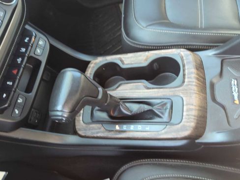 Used 2021 GMC Canyon Denali image 16