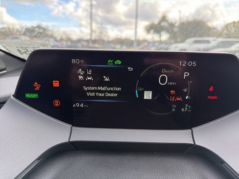 Used 2025 Toyota Prius Plug-In Hybrid image 15